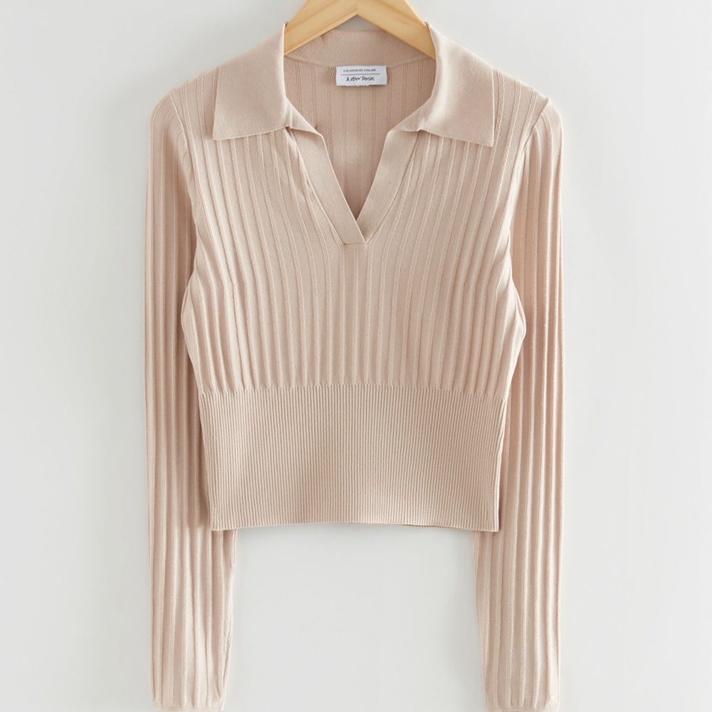 Slim Collared Rib Knit Top. Size Medium.